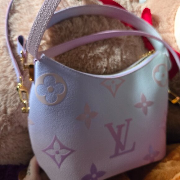 Pristine Louis Vuitton marshmallow sunrise in the city - Picture 8 of 11